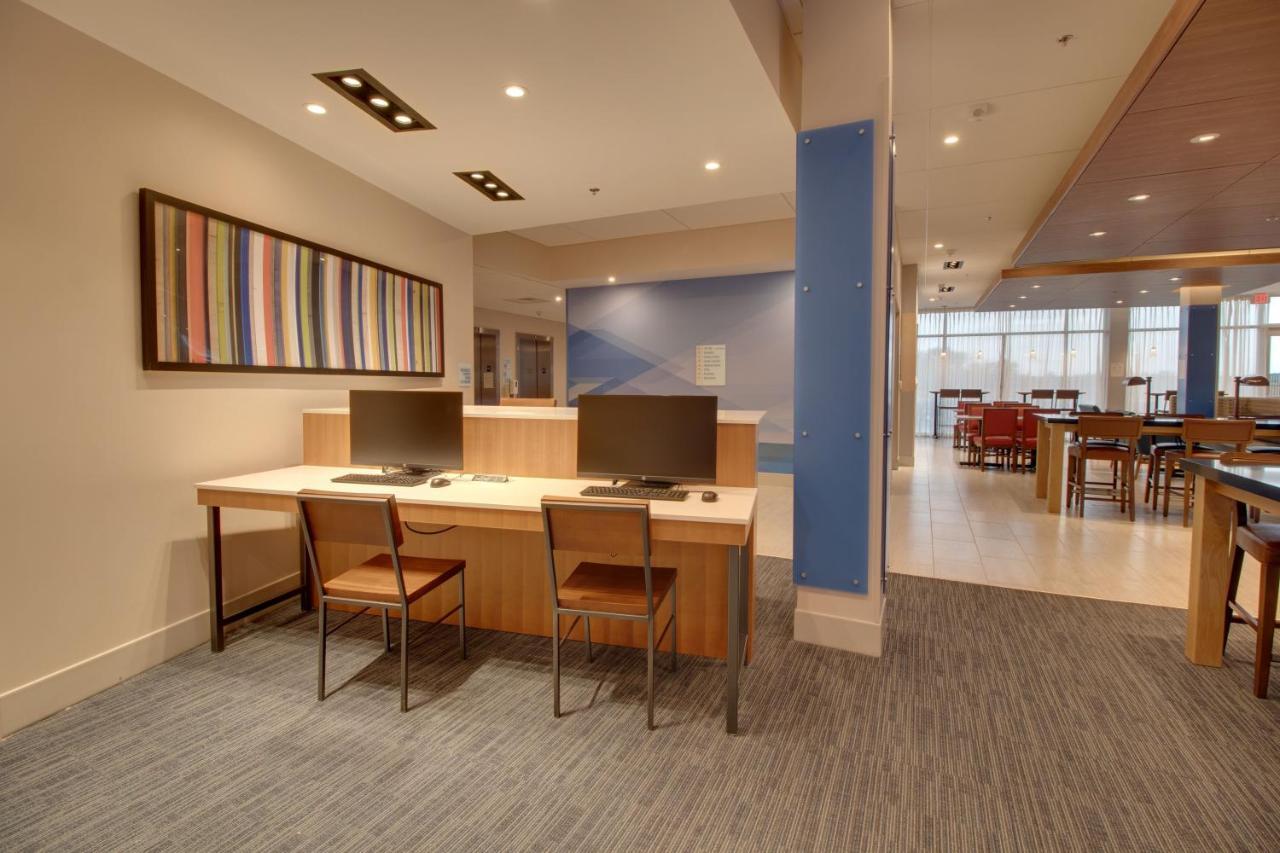 Holiday Inn Express & Suites - Union City By Ihg Exterior foto