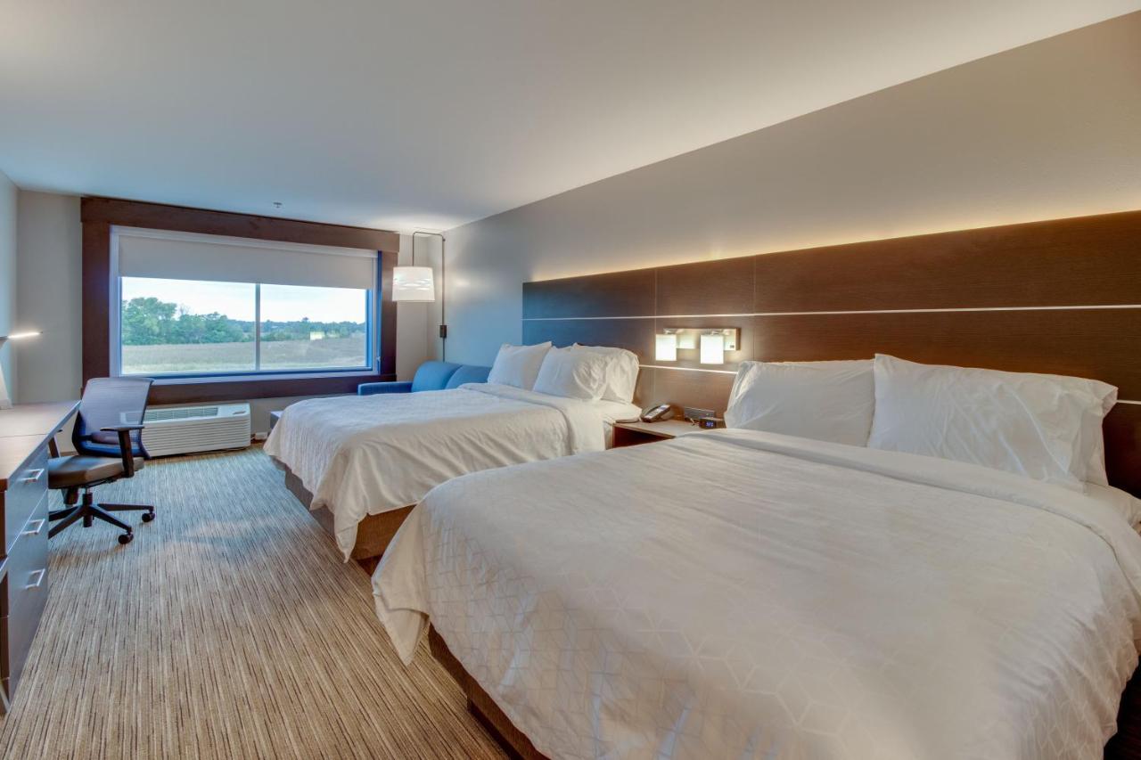 Holiday Inn Express & Suites - Union City By Ihg Exterior foto