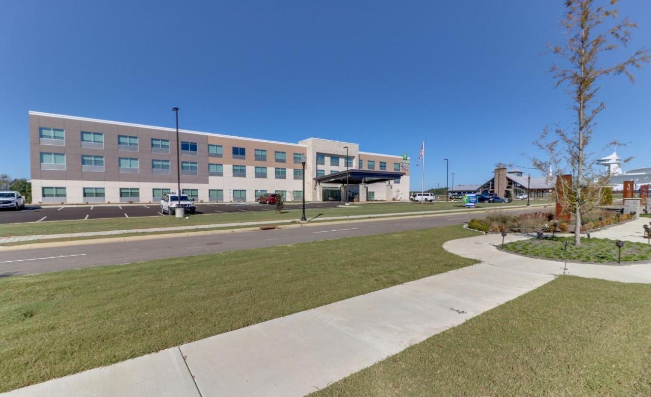 Holiday Inn Express & Suites - Union City By Ihg Exterior foto